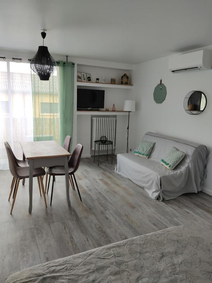 Appartement Climatise Avec Balcon,Wifi, Proche Remparts Avignon Luaran gambar